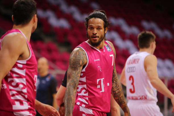 他的多位置 他的多位置